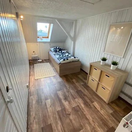 Schoene Dachgeschosswohnung Apartament Magdeburg