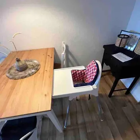 Schoene Dachgeschosswohnung Apartament *